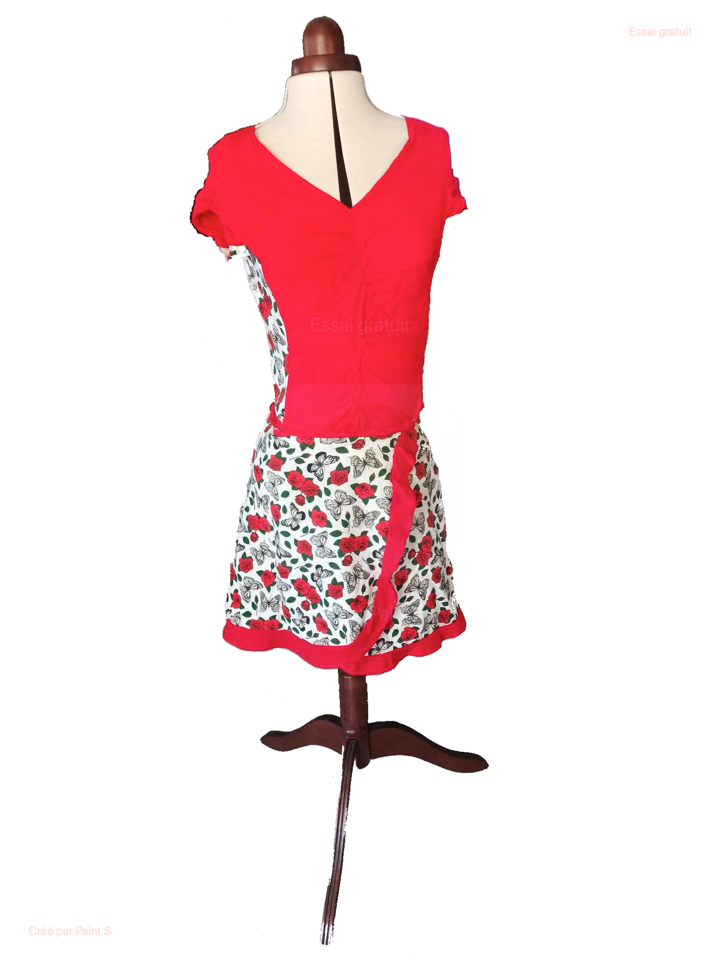 Tee-shirt avec une jupe en portefeuille rouge et magique