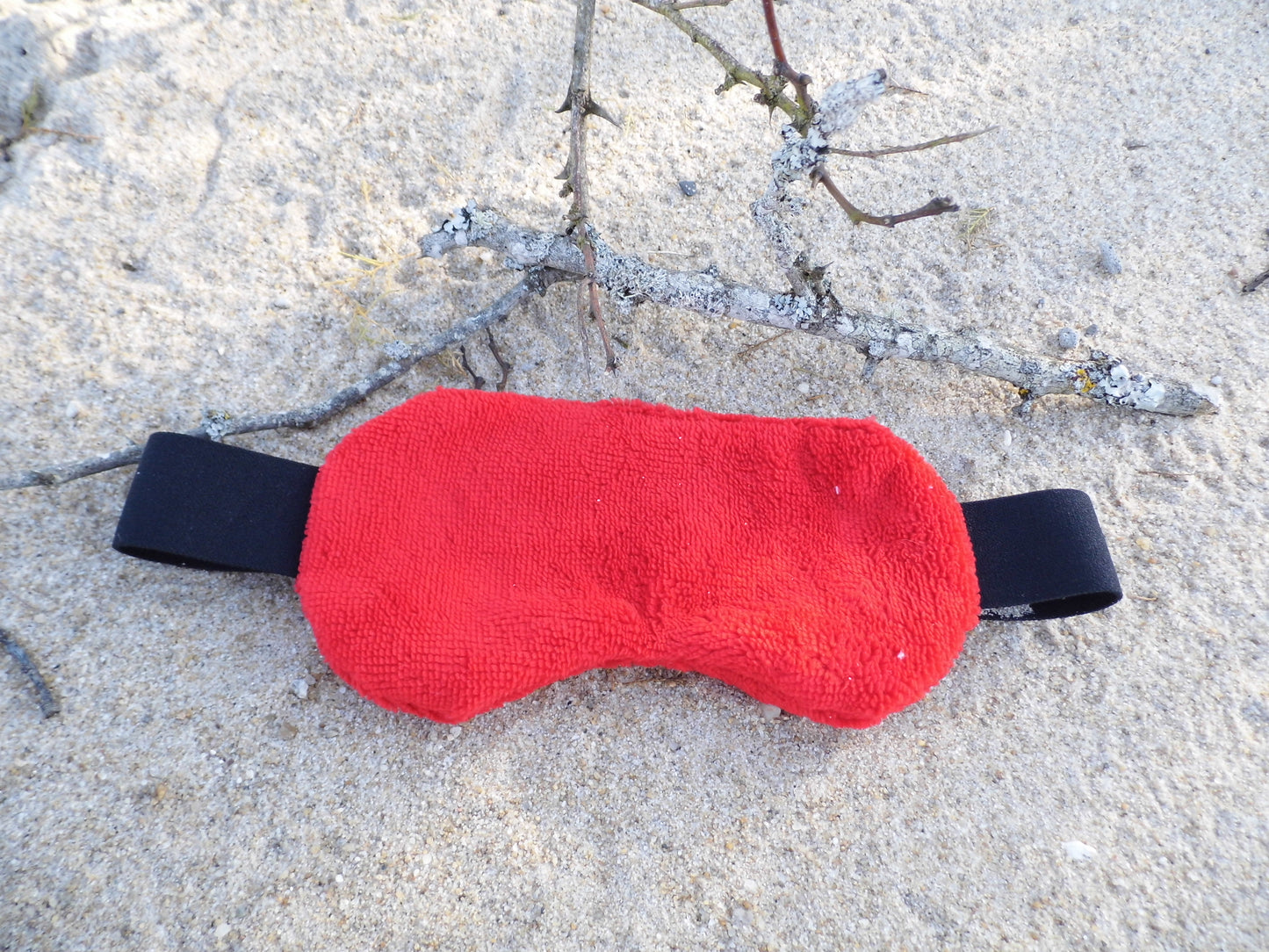 Masque de nuit rouge doux