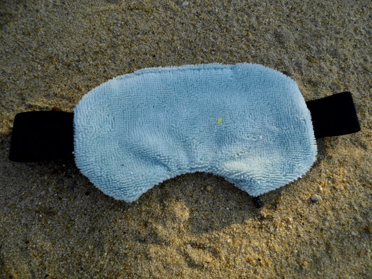 Masque de nuit bleu pâle doux