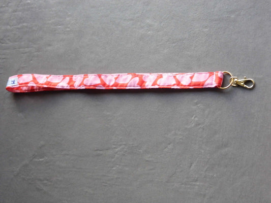 Dragonne fond rouge, avec des coeurs roses