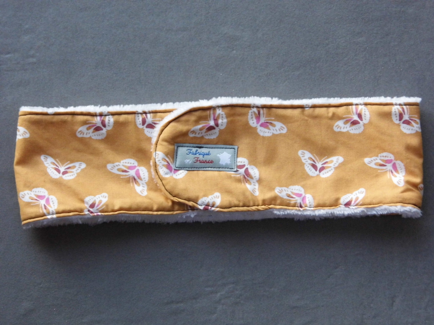 Passe à scratch avec des papillons et tissu éponge bambou blanc