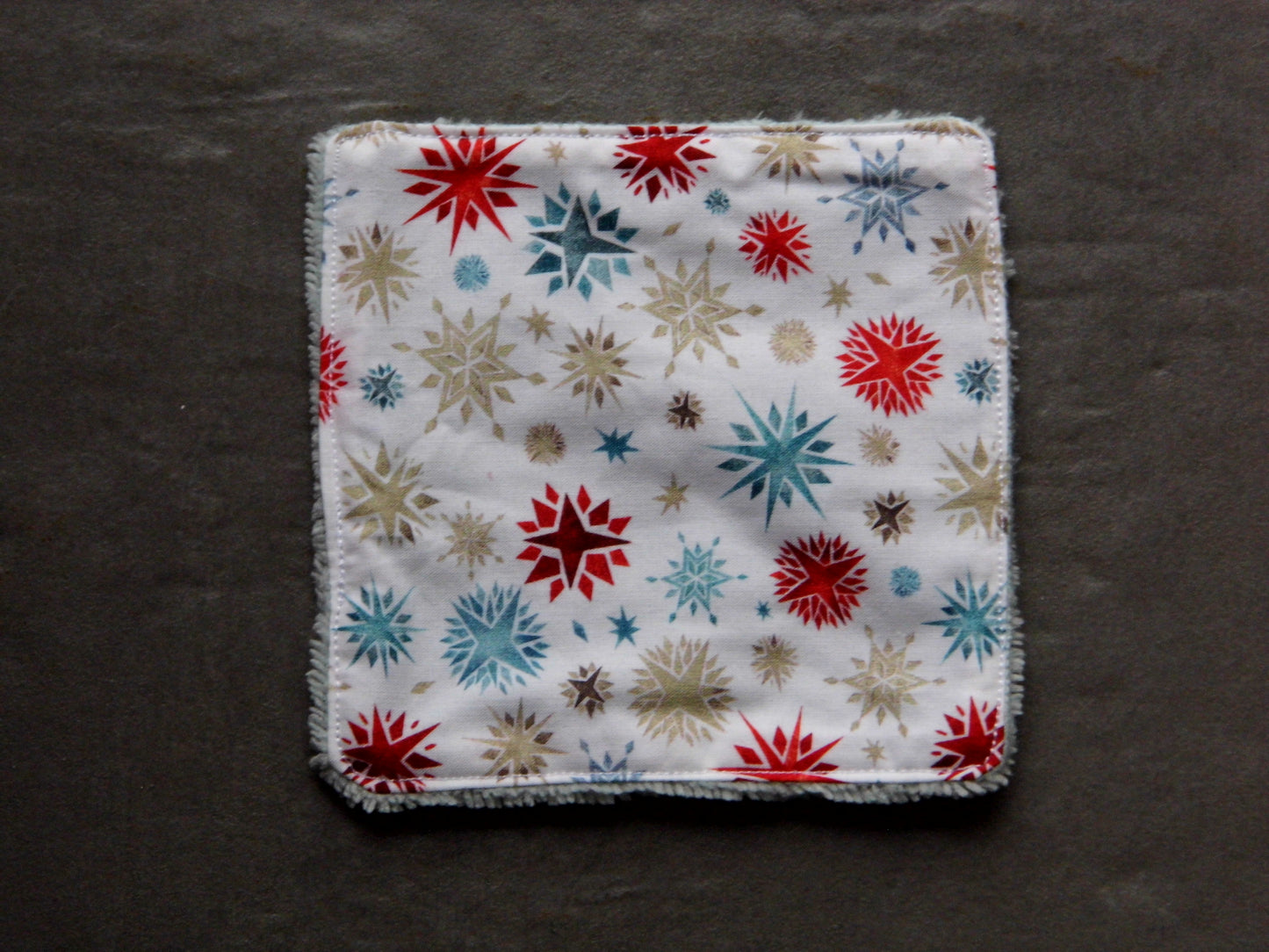 Carré démaquillant étoiles 12 x12, tissu éponge bambou bleu pâle