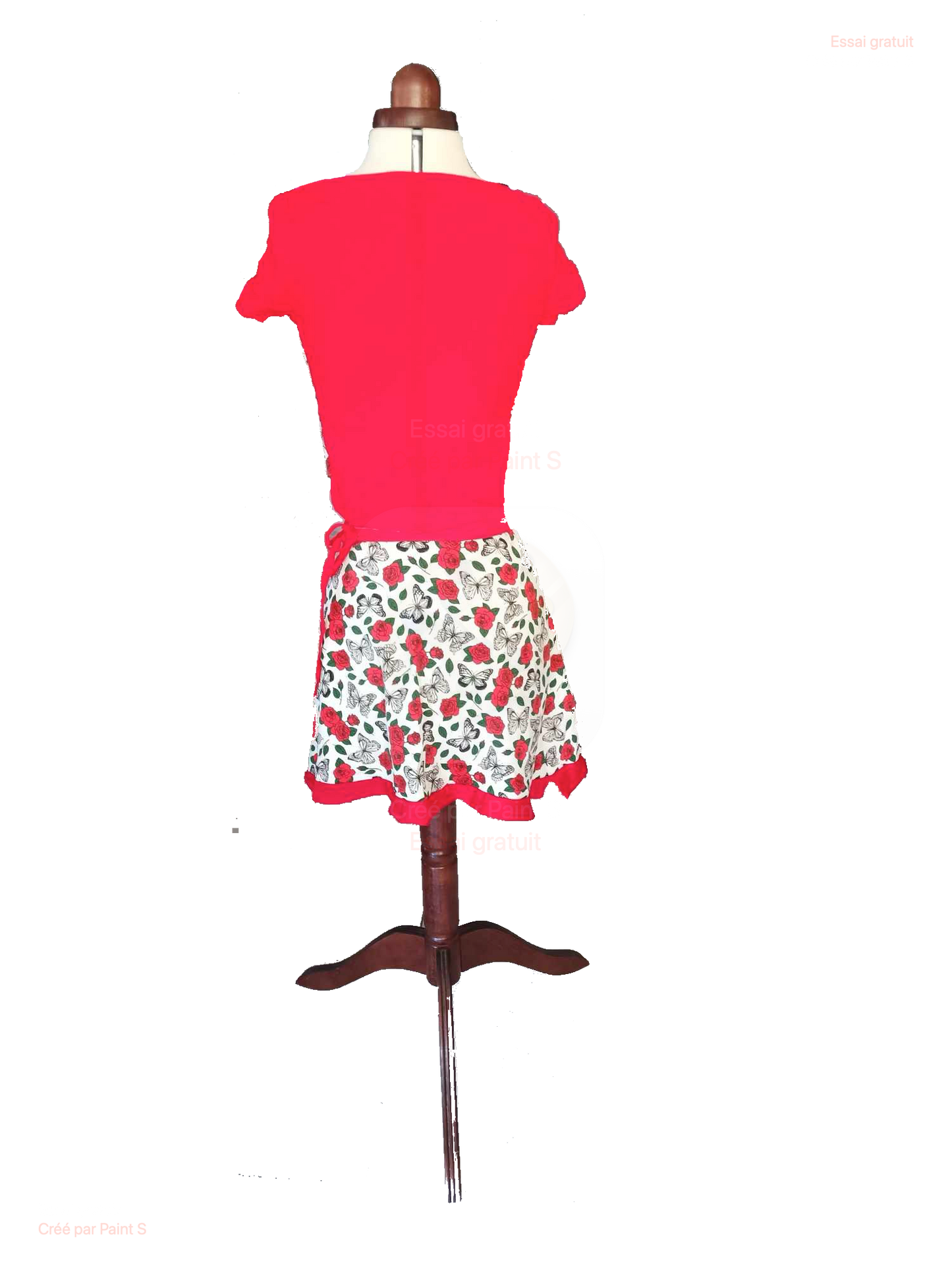 Tee-shirt avec une jupe en portefeuille rouge et magique